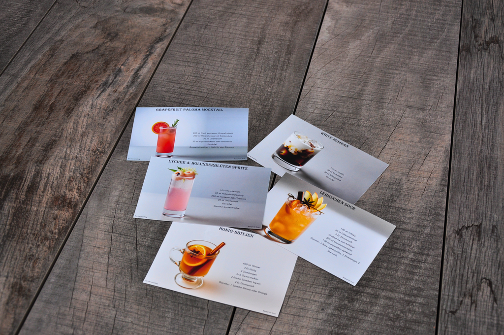 „Shaken Weeks“ – Wochen-Tischkalender mit 53 Rezept-Postkarten